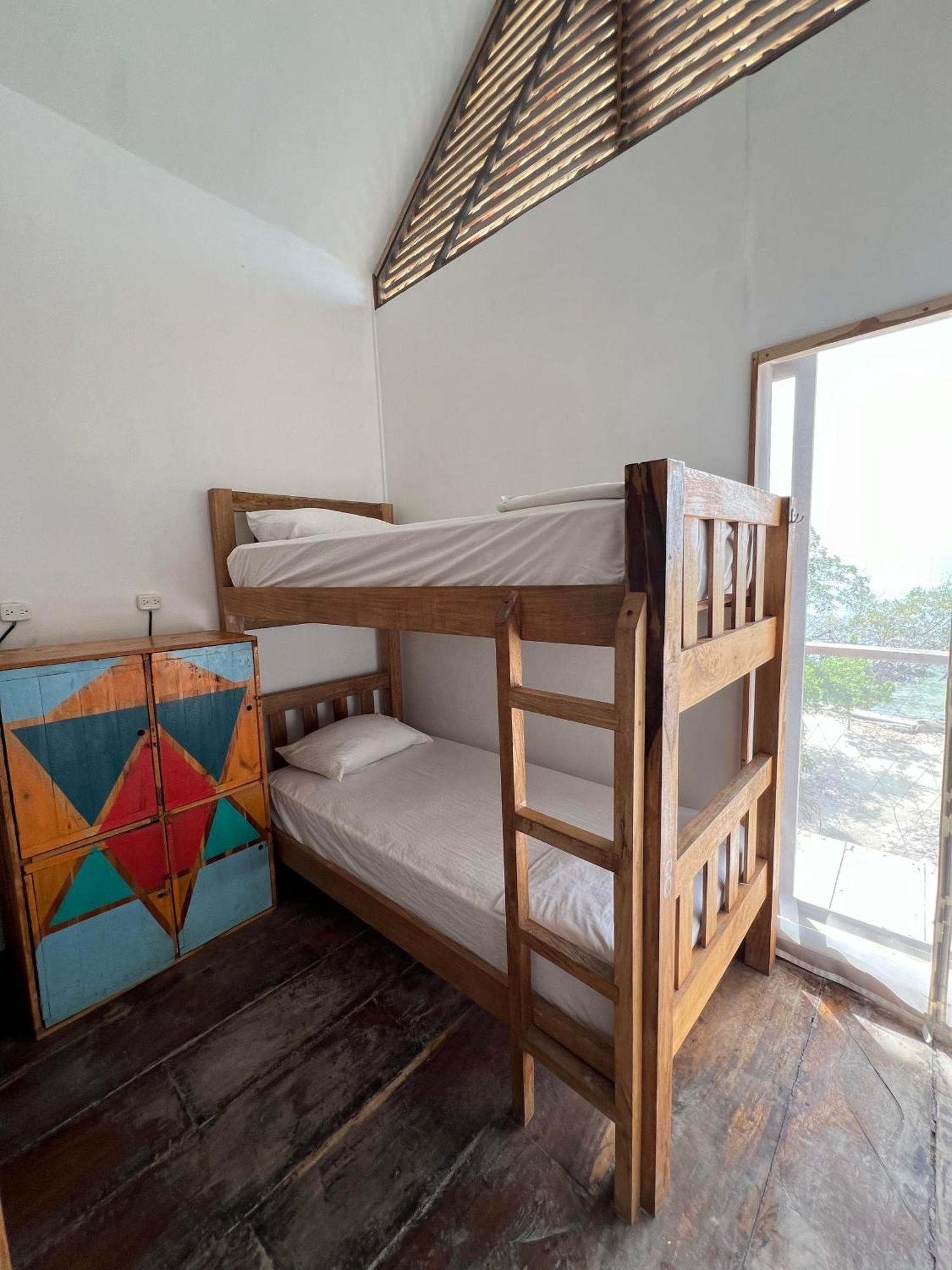 Santa Lova Eco-Hostel Isla Tintipan Tintipan Island Ngoại thất bức ảnh