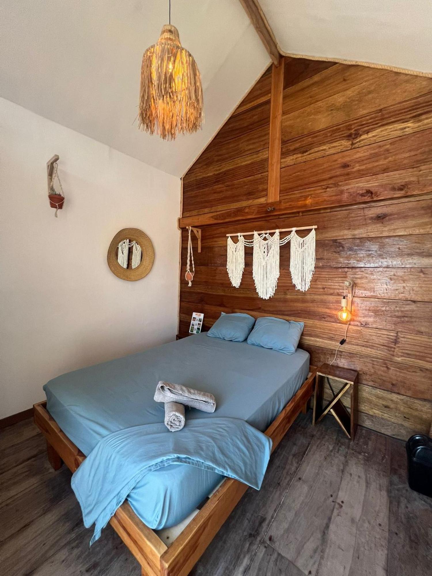 Santa Lova Eco-Hostel Isla Tintipan Tintipan Island Ngoại thất bức ảnh
